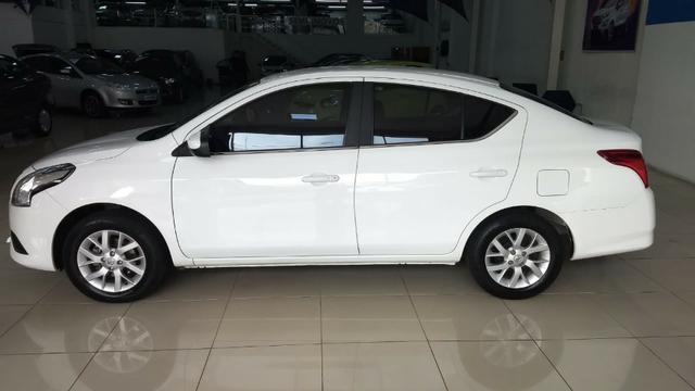 Nissan Versa - Foto 4