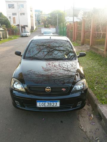 Gm Corsa Hatch 1.8 2008