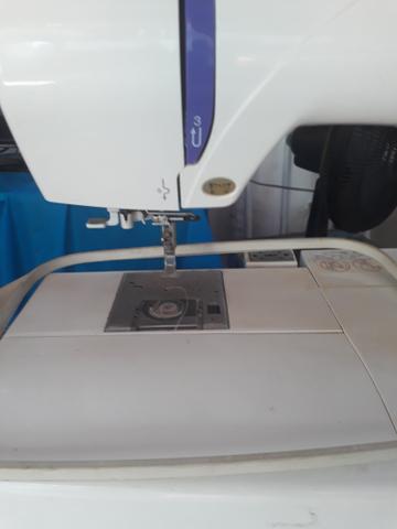 Máquina de bordar JANOME - Foto 3