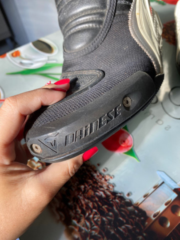 bota dainese cano curto