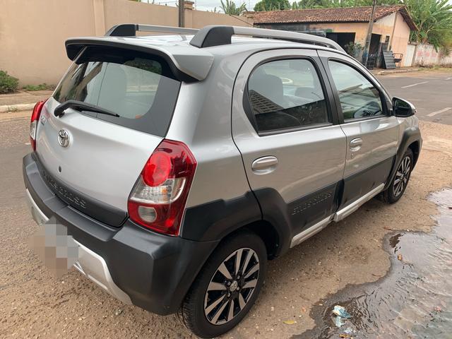 Etios Cross 1.5 Manual 14/15 - Foto 3