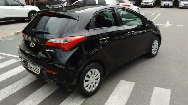 HYUNDAI IMP HB20 COMFORT PLUS 1.6 16V FLEX Preto 2015/2015 - Foto 4