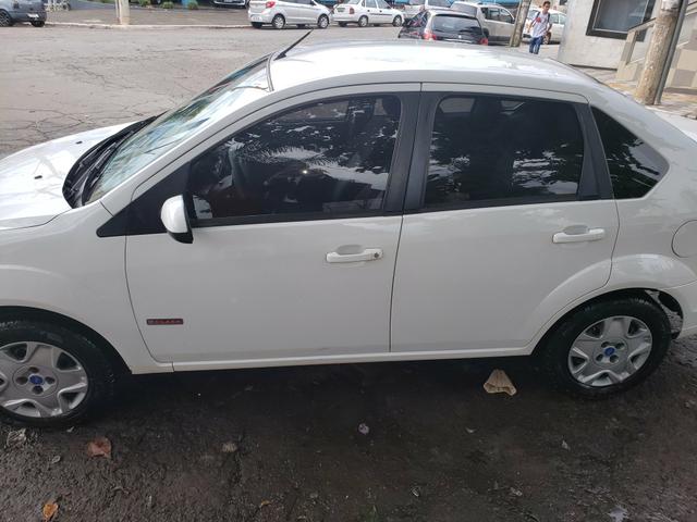 Fiesta sedan 1.6 - Foto 2