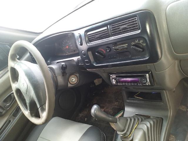 Caminhonete L200