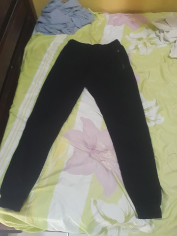 calça moletom clock house