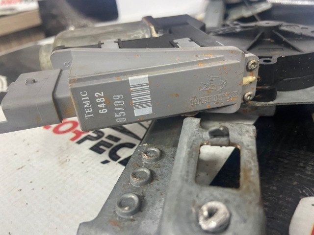 Maquina De Vidro Elétrico Peugeot Traseira Esquerda 115281 - Foto 2