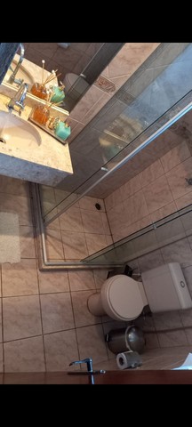 EXCELENTE CASA EM CONDOMÍNIO PERTO DO CENTRO - Foto 2