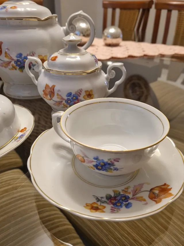 Conjuntos de chá de porcelana de 15 peças com bule de chá, xícaras e pires  Conjunto de xícaras de café Bone China Serviço de chá de cerâmica para