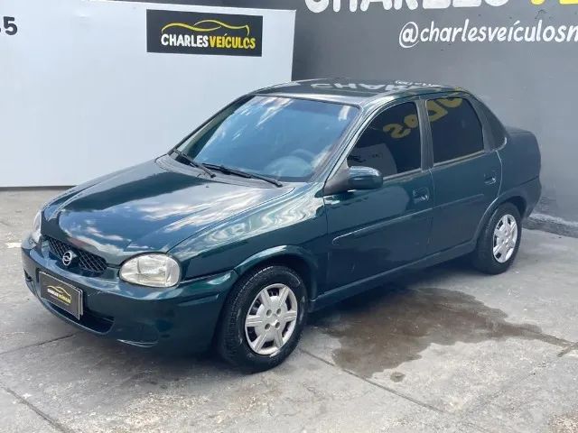 GM - Chevrolet Corsa Sedan Milenium 1.0 16v Vermelha 2001 - Campo