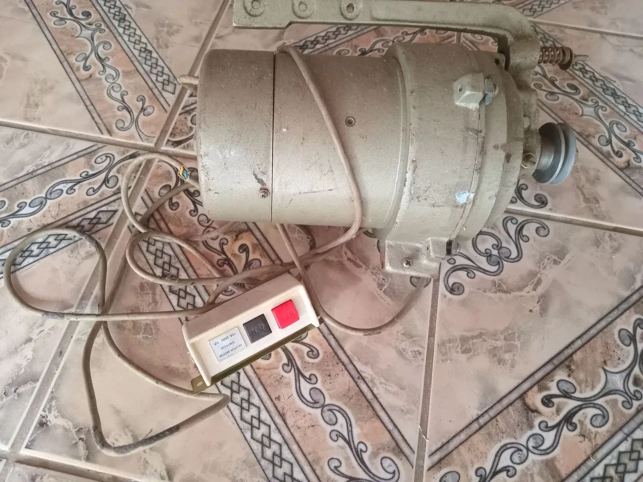 MOTOR OVERLOCK 220 V