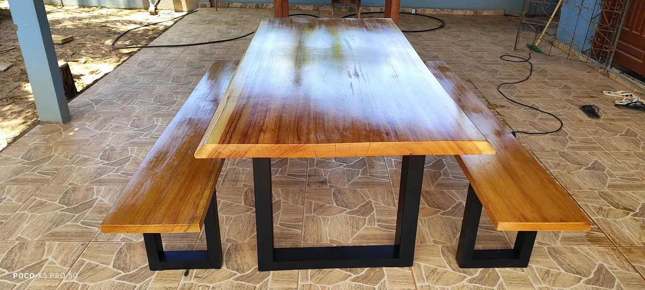 Mesa de madeira com bancos para área externa - Foto 5