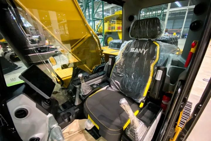 Escavadeira Sany SY215 Com  Long Reach - Foto 4