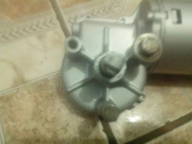 Kit gambiarra Motor redutor bosch 12vcc corrente\coroa usado perfeito funcionamento  - Foto 6