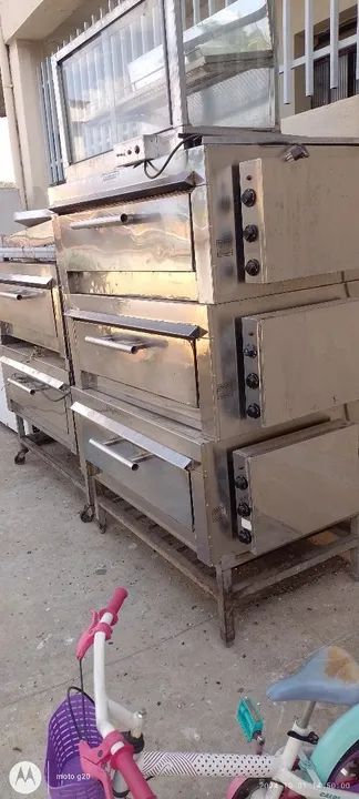 FORNO ELÉTRICO 220V MUITO CONSERVADO!! NÃO TEM PEDRAS SÃO TODOS DE LANCHONETE .