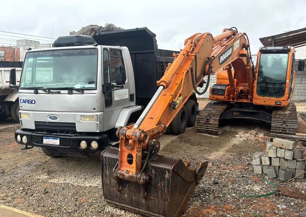 Máquina de Demolição - DOOSAN DX 180 LC - Impecável - Foto 4