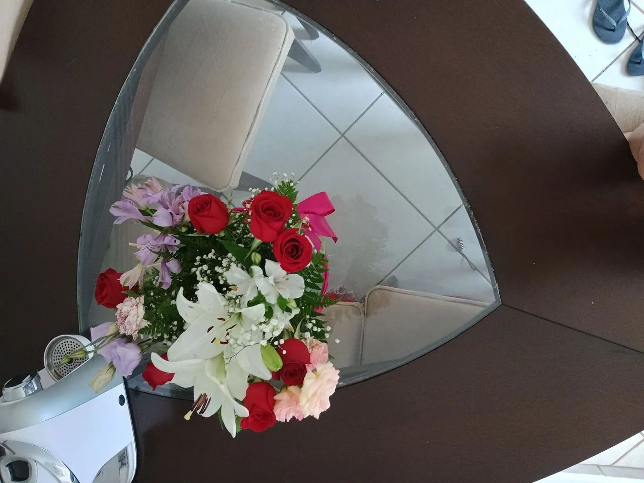 Mesa de madeira com 6 cadeiras - Foto 5