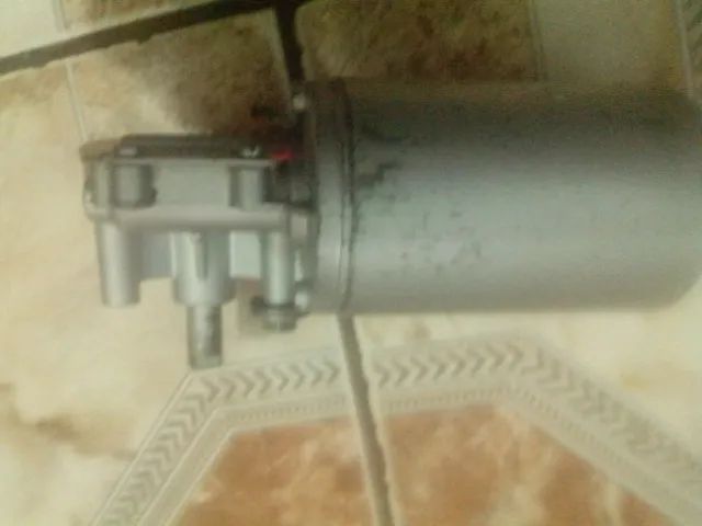 Kit gambiarra Motor redutor bosch 12vcc corrente\coroa usado perfeito funcionamento  - Foto 5