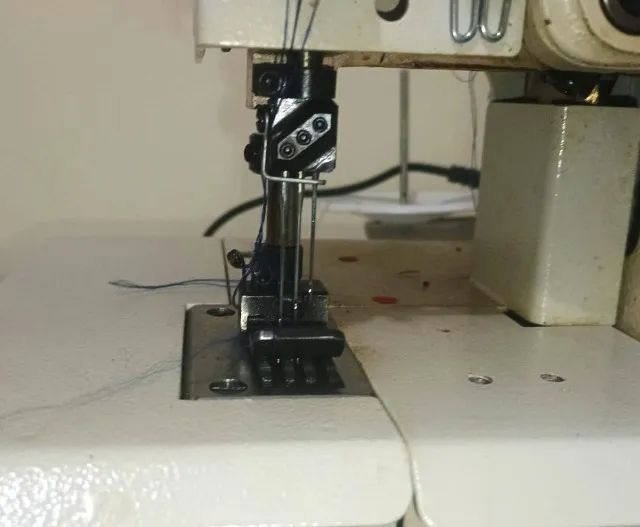 Máquina de Costura Galoneira, 3 agulhas BRACOB | REVISADA - Foto 4