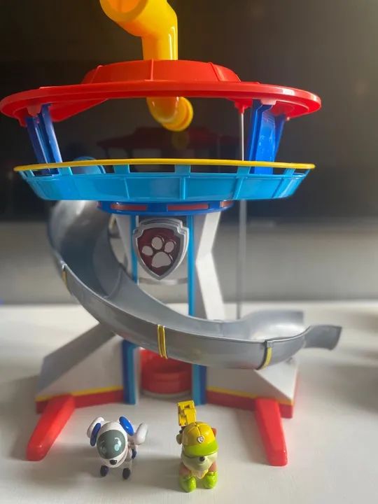 Brinquedos Patrulha Canina - Torre com 2 carrinhos e casinha
