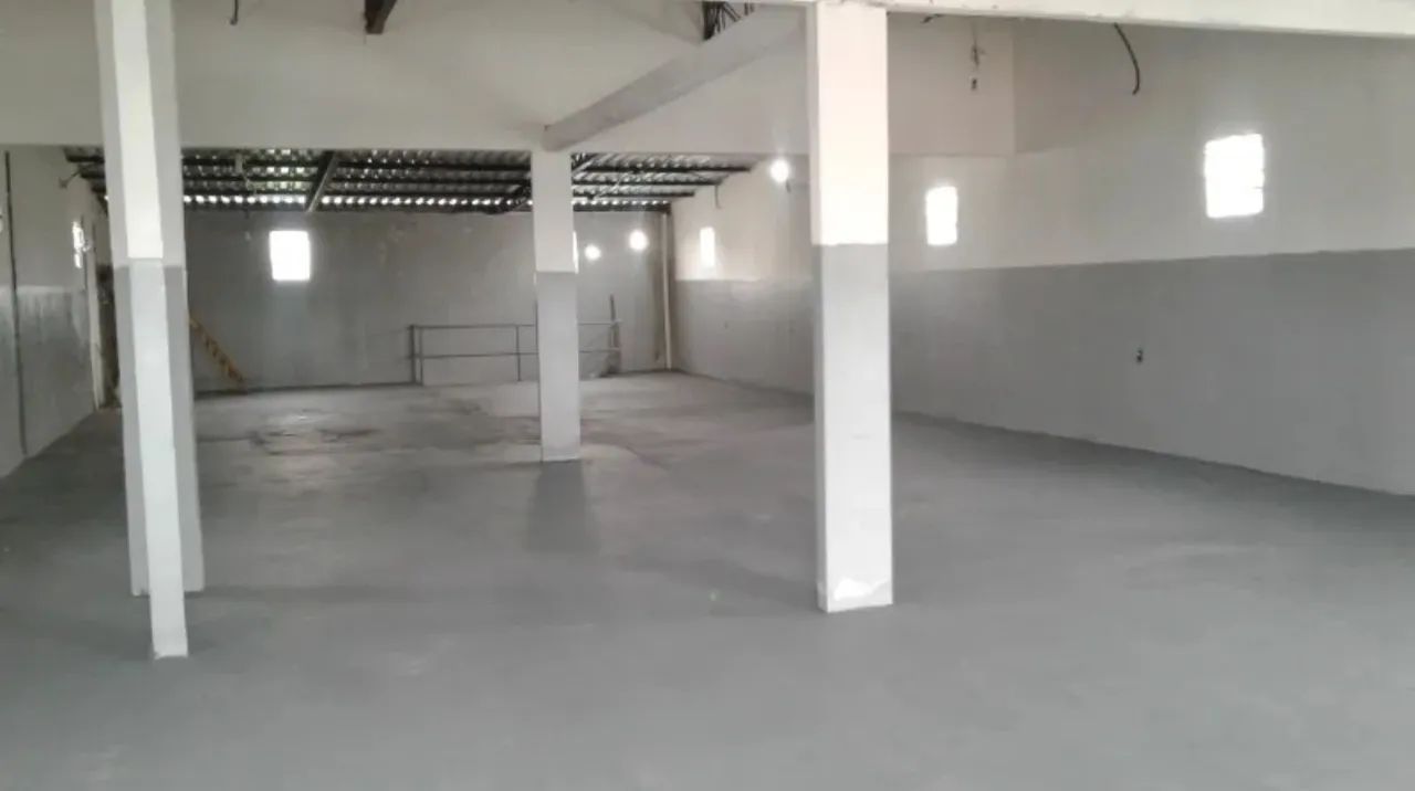 Galpão - 500m², pé direito 3,75, Monte das Oliveira, Zona Norte.