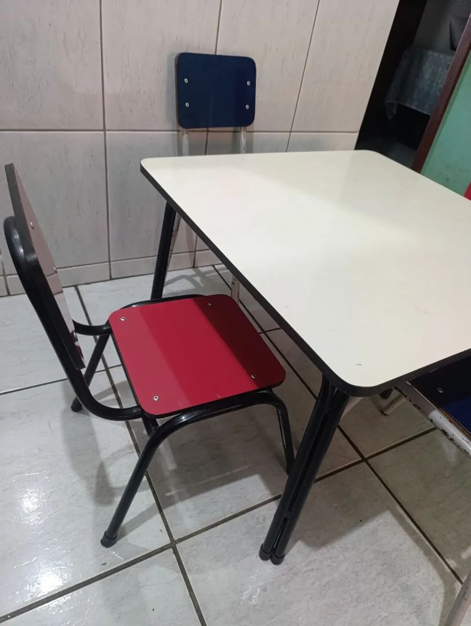 Mesinha de ferros com cadeiras - Foto 2