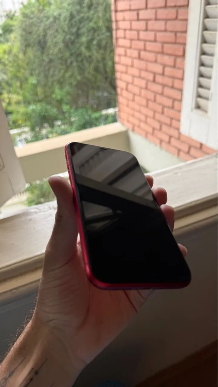 iPhone 11 vermelho 64gb - Foto 2