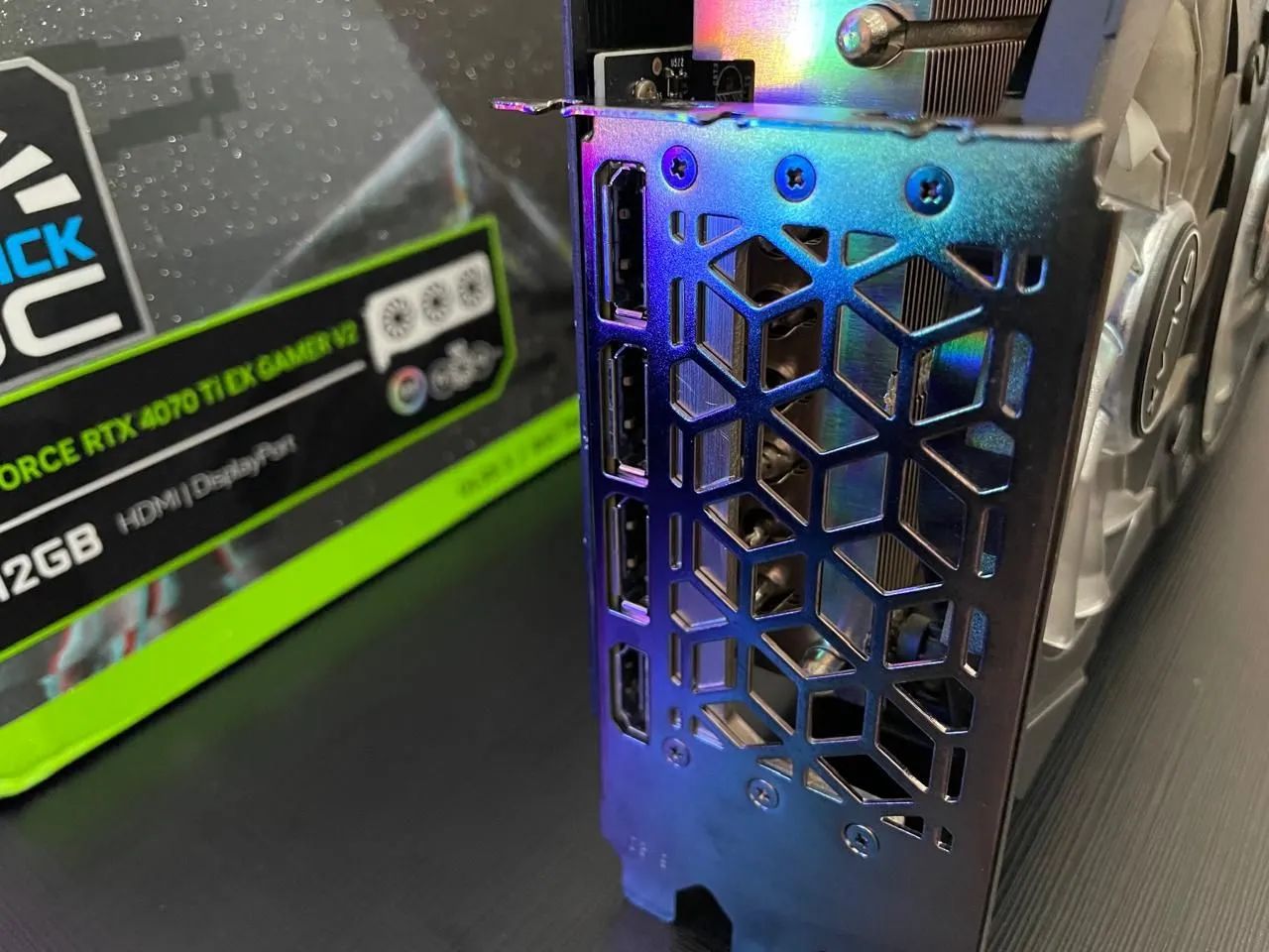 Placa de video RTX 4070Ti galax 1-click OC Black  - Foto 3