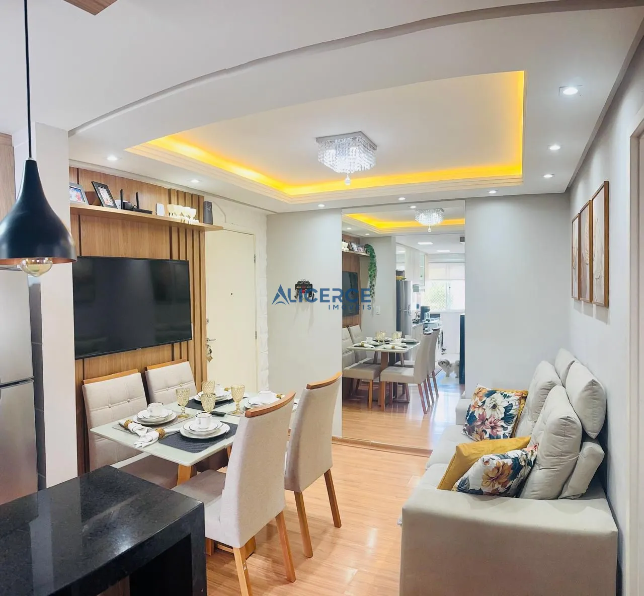 Apartamento lindo de 2 quartos com planejados - Santa Terezinha