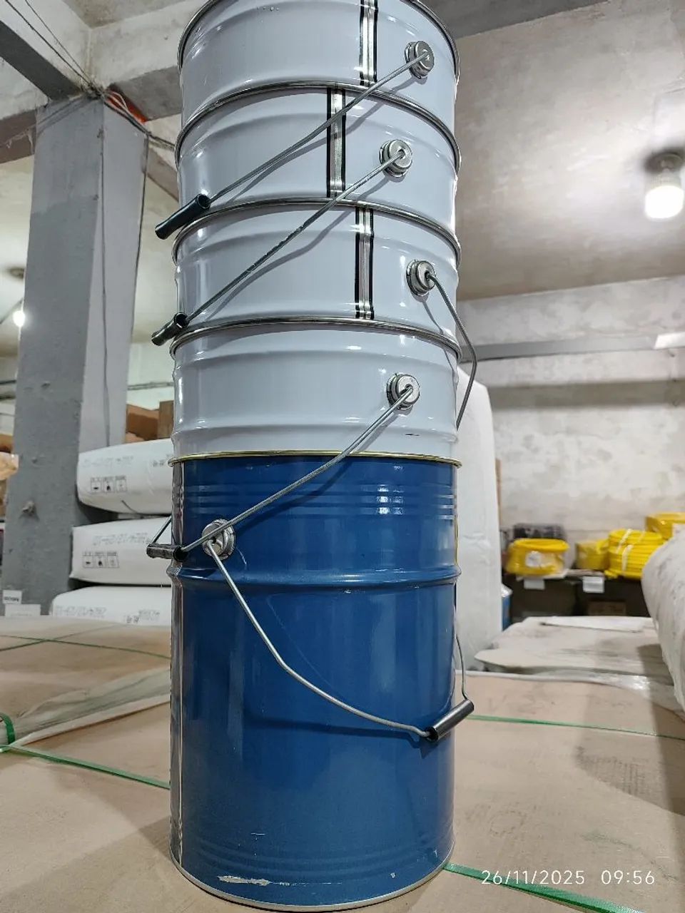 Balde de ferro com tampa64994169605507123