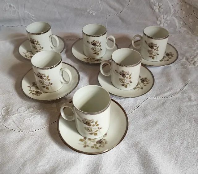 Xícaras de Chá e Café - Antigas - Porcelana Renner - Foto 2