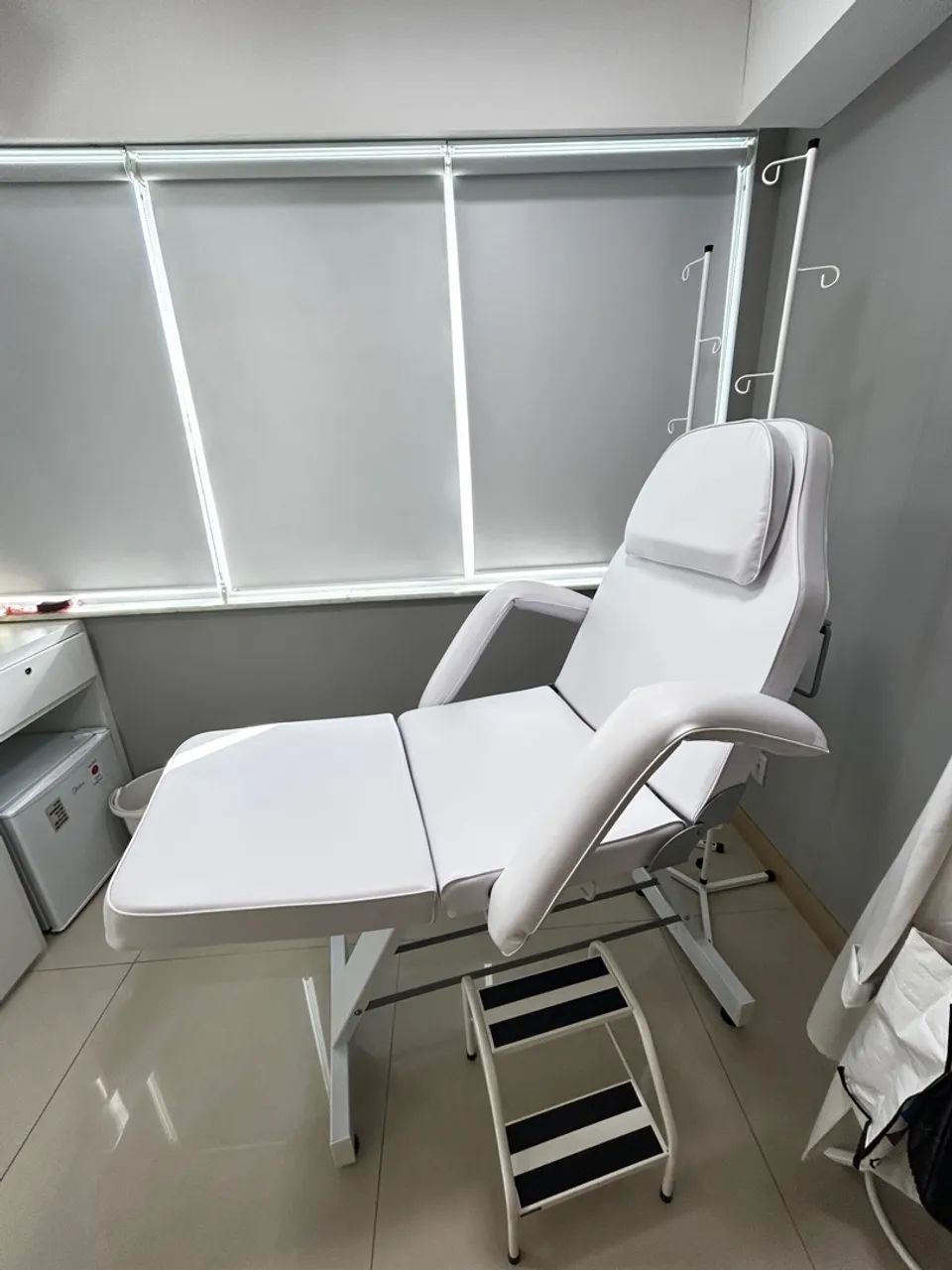 Maca Poltrona Cadeira Fixa Luxo Estética Tatuagem 2 Gavetas - Foto 2