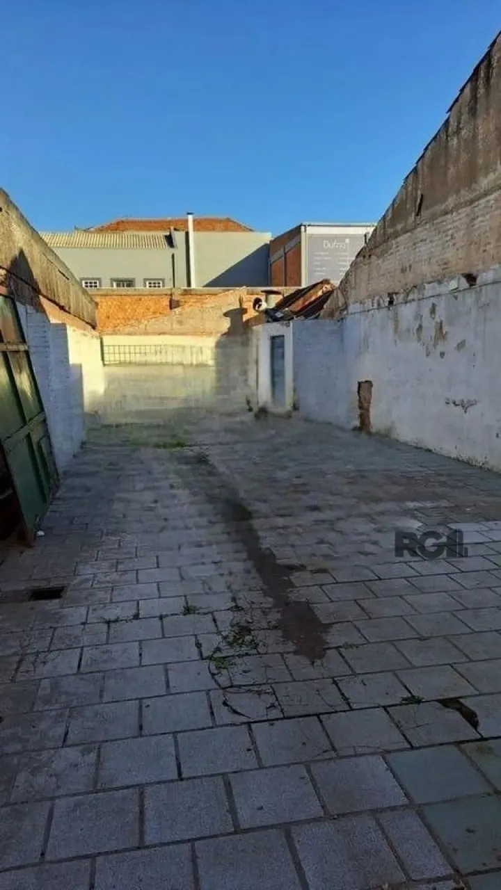 Galpão/Depósito/Armazém para Alugar no Bairro Floresta com 200m² de Área Útil