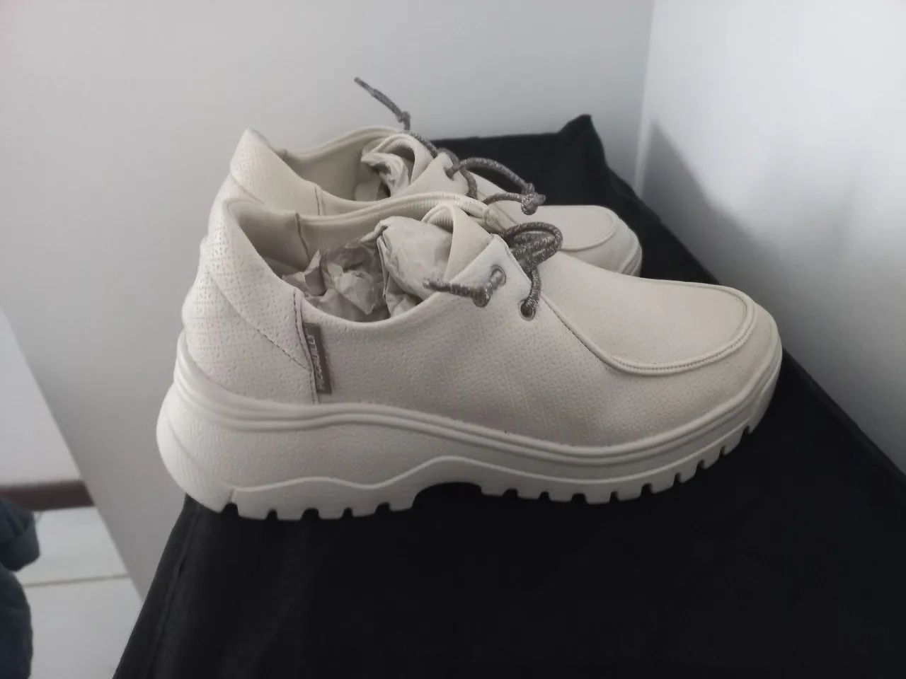 Tênis Casual  off white Tam 39 - Foto 2