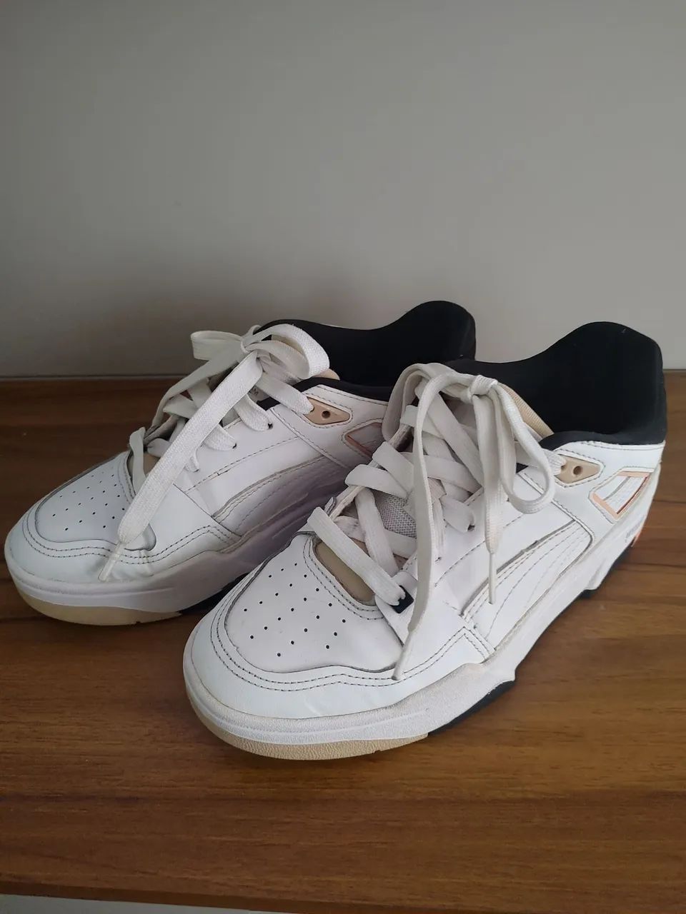 Tênis Puma Branco com Detalhes - Foto 5