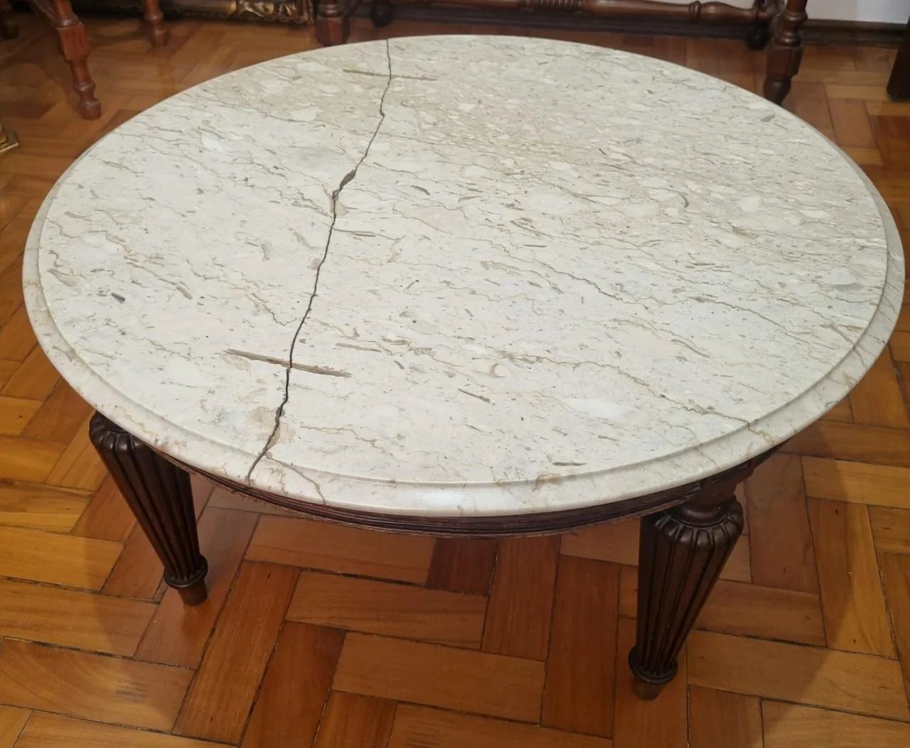 Mesa de centro estilo inglesa em jacarandá 