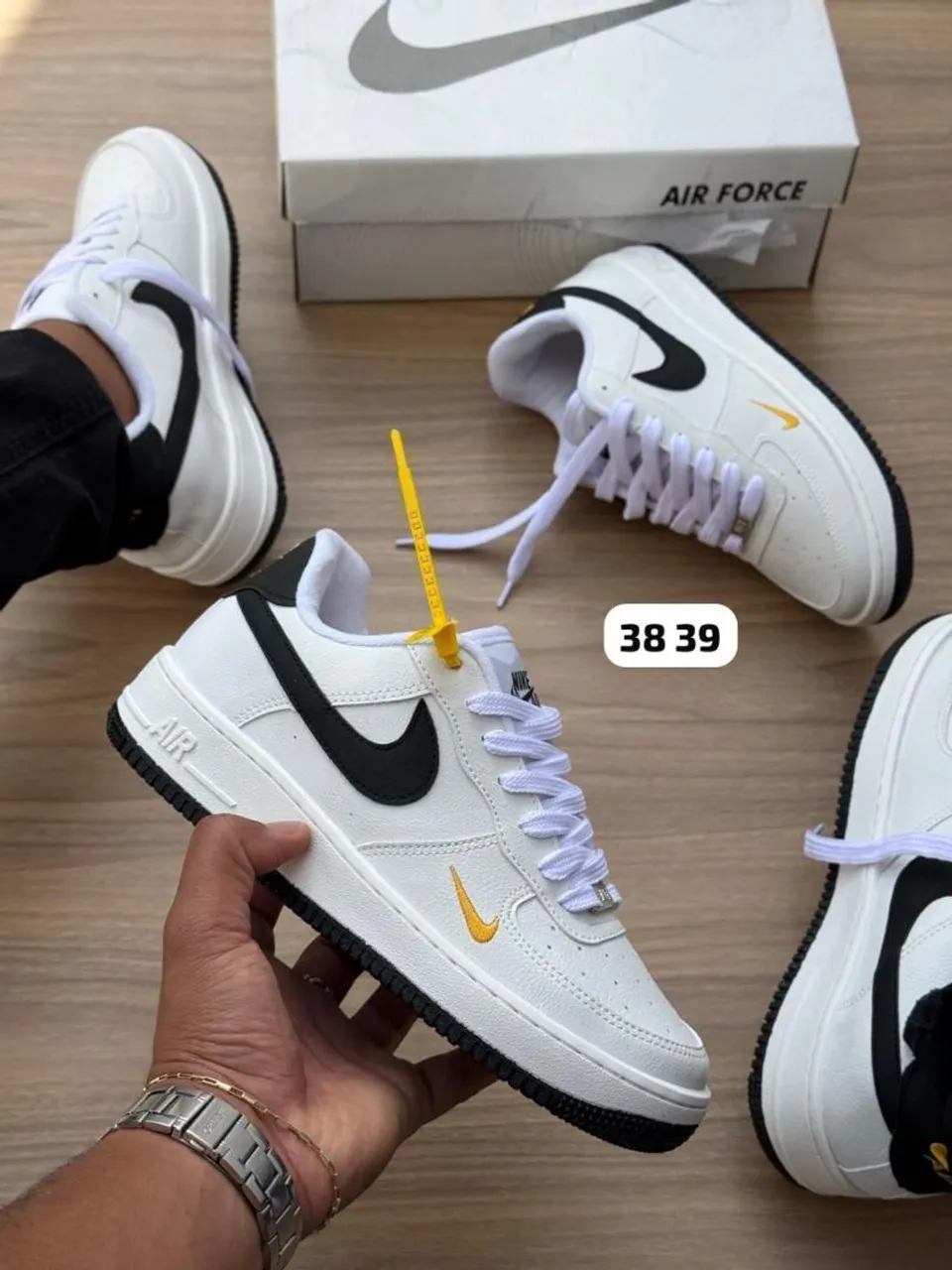 Nike Air Force 1 - Branco com detalhes