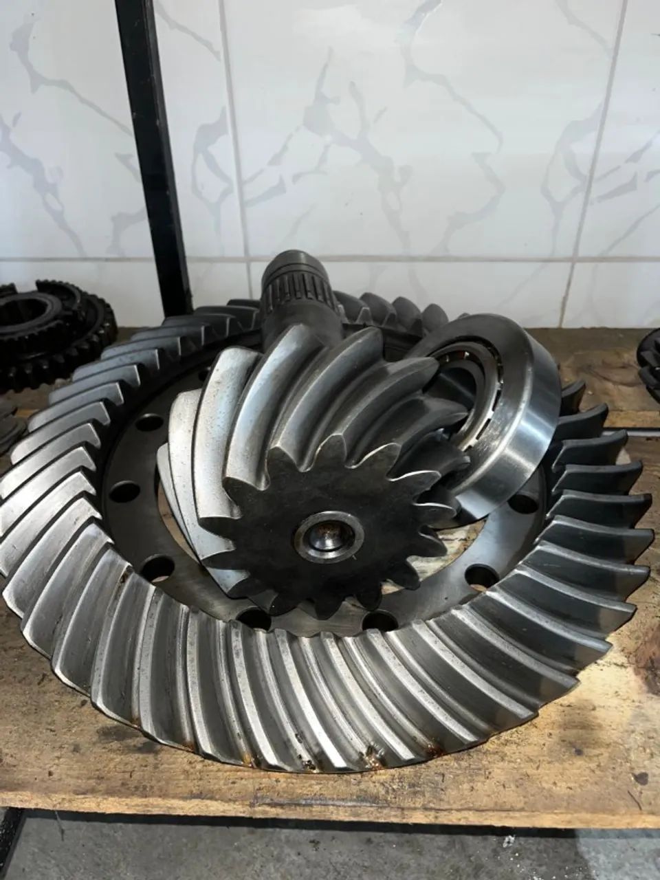 Coroa e pinhão traçado  scania R660 14x43  - Foto 2