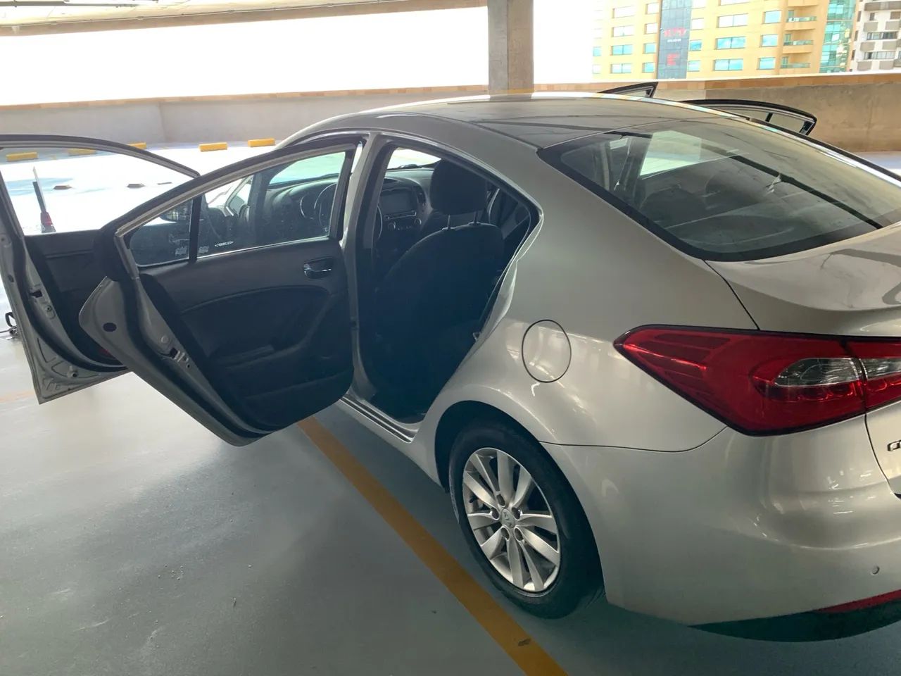 Vendo Kia Certo 2014 impecável  - Foto 5