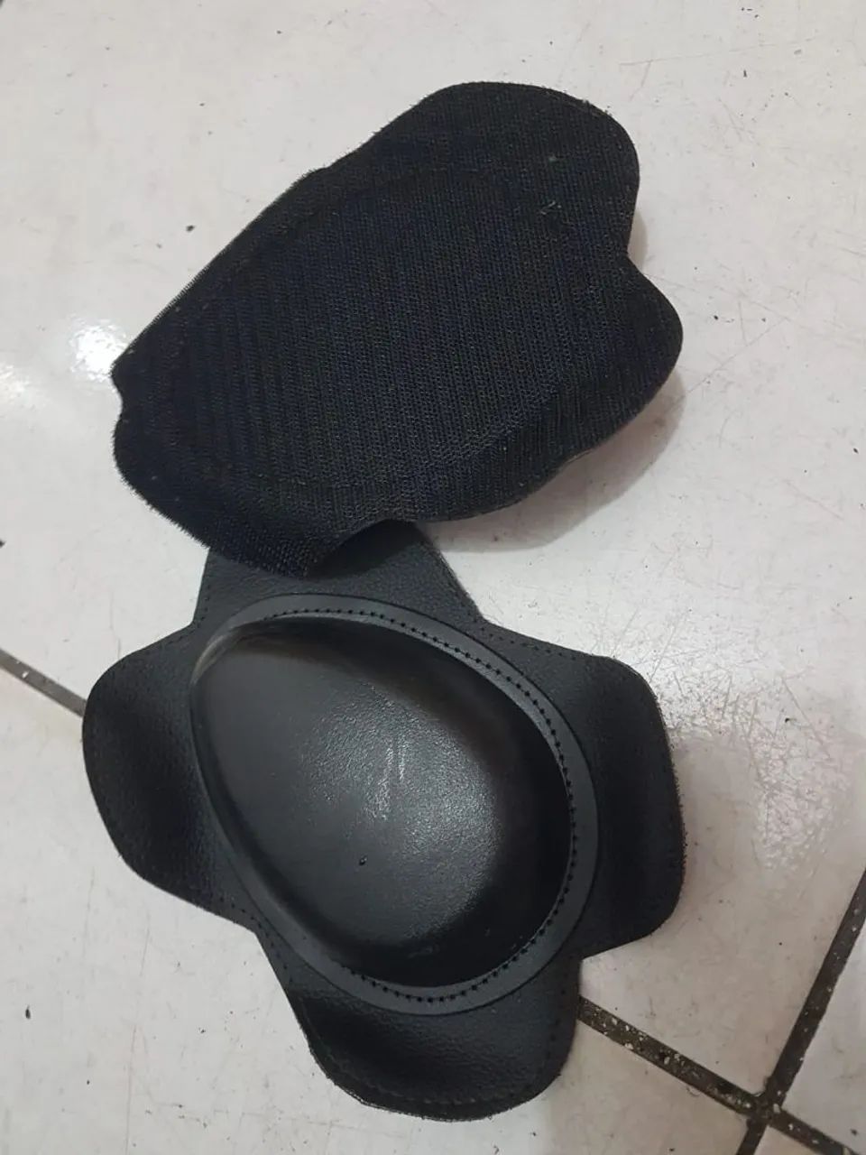 Joelheiras saboneteiras p/ macacão de couro Esportes Radicais - Foto 4