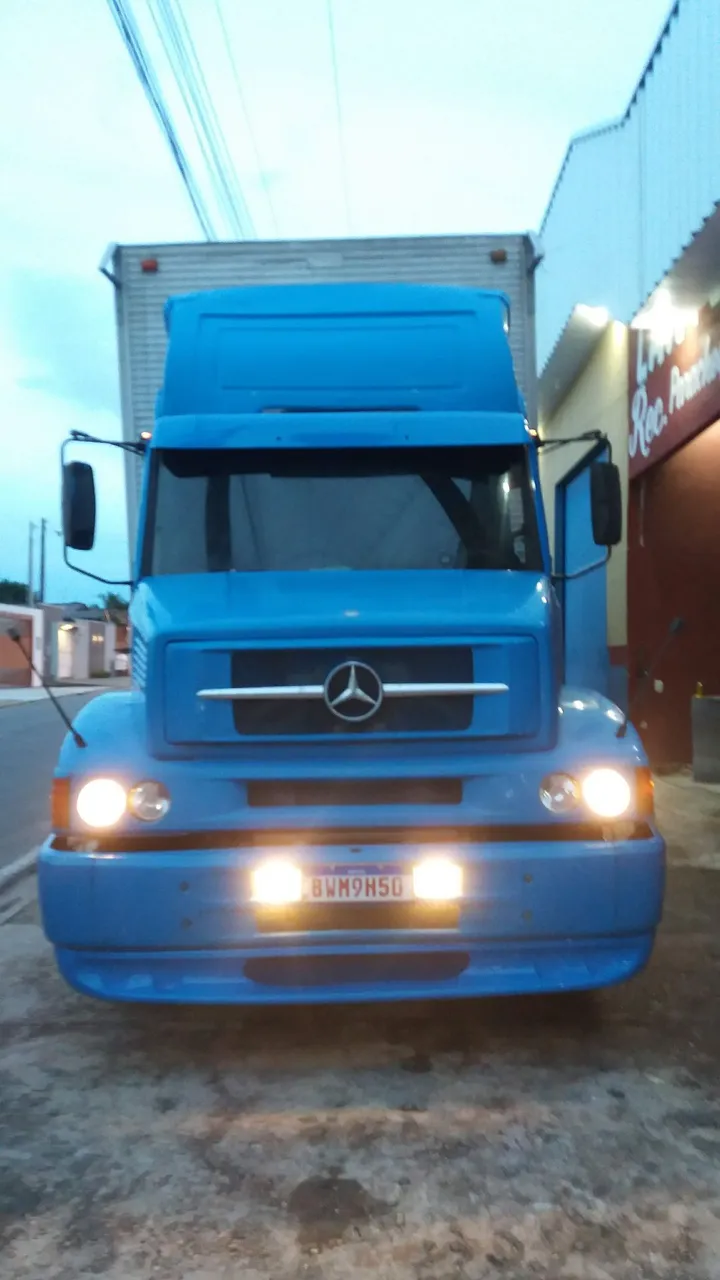 Caminhão Mercedes-Benz L 1620 ano 2003