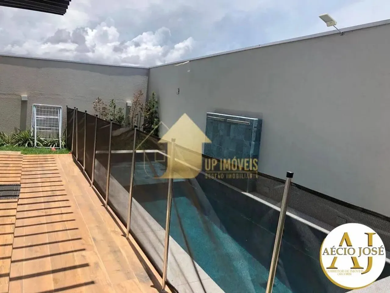 Sobrado 3 quartos com piscina no Cond. Primor das Torres Cuiabá