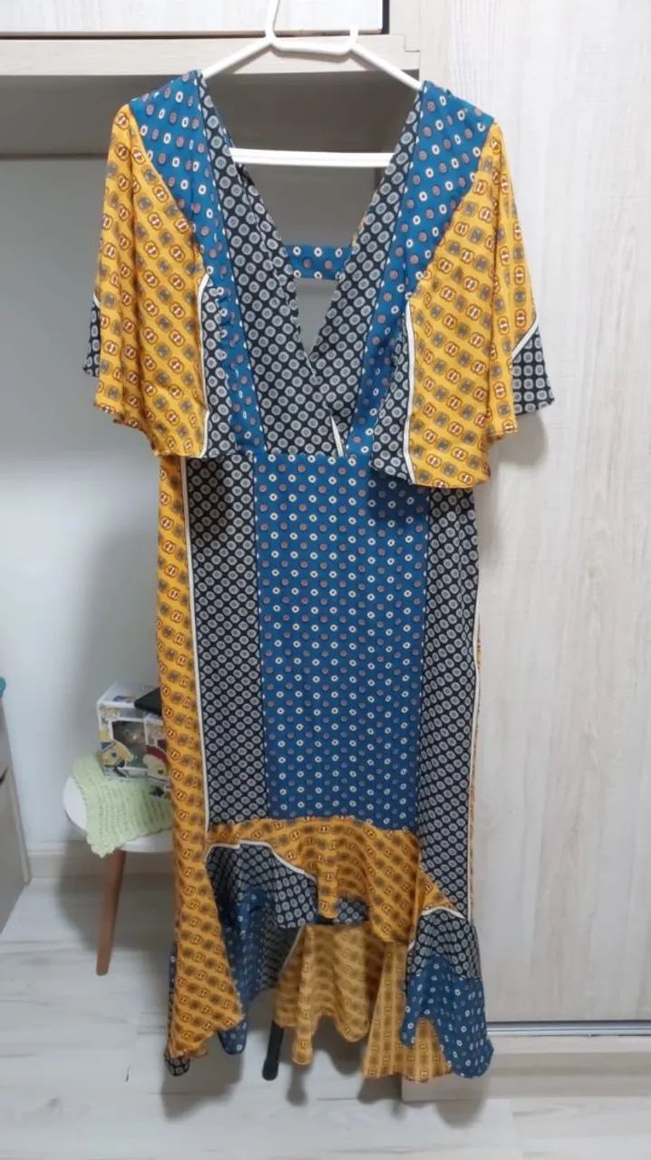 Vestido longo com babado
