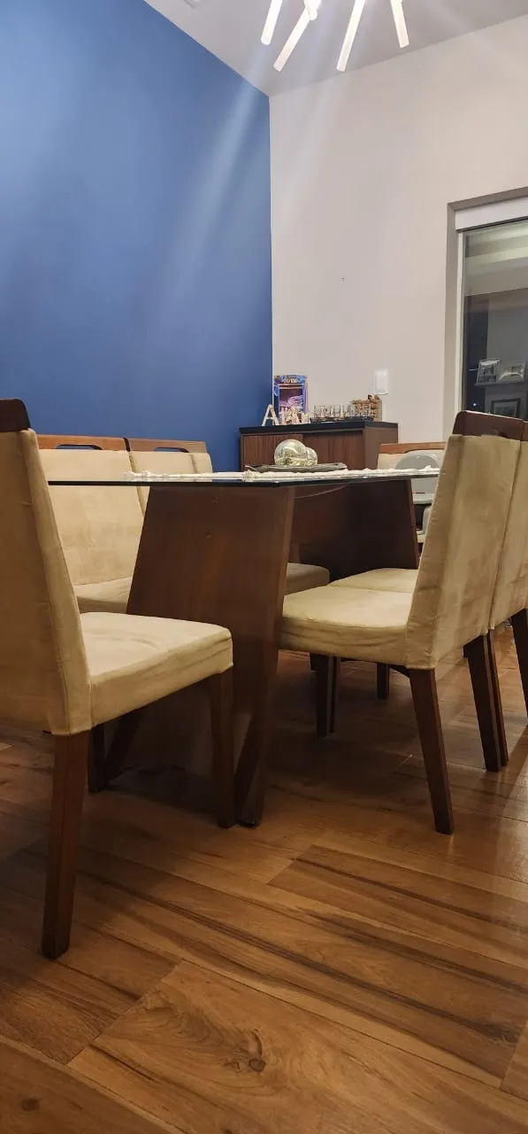 Mesa de Jantar com 6 Cadeiras - Elegância e Conforto para sua Casa!