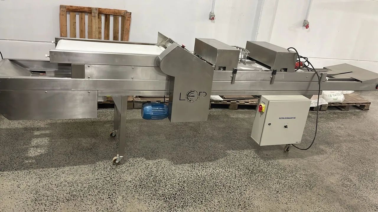 Máquina aut para bisnaguinha pão de alho e hot dog Industrial - Foto 5