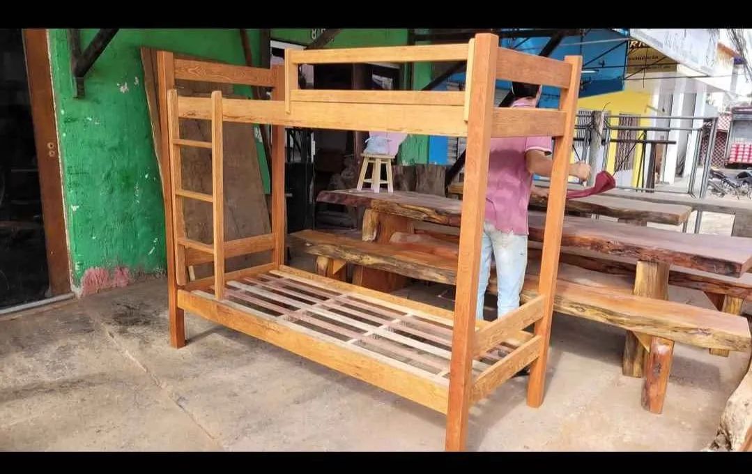 Beliche de madeira maciça