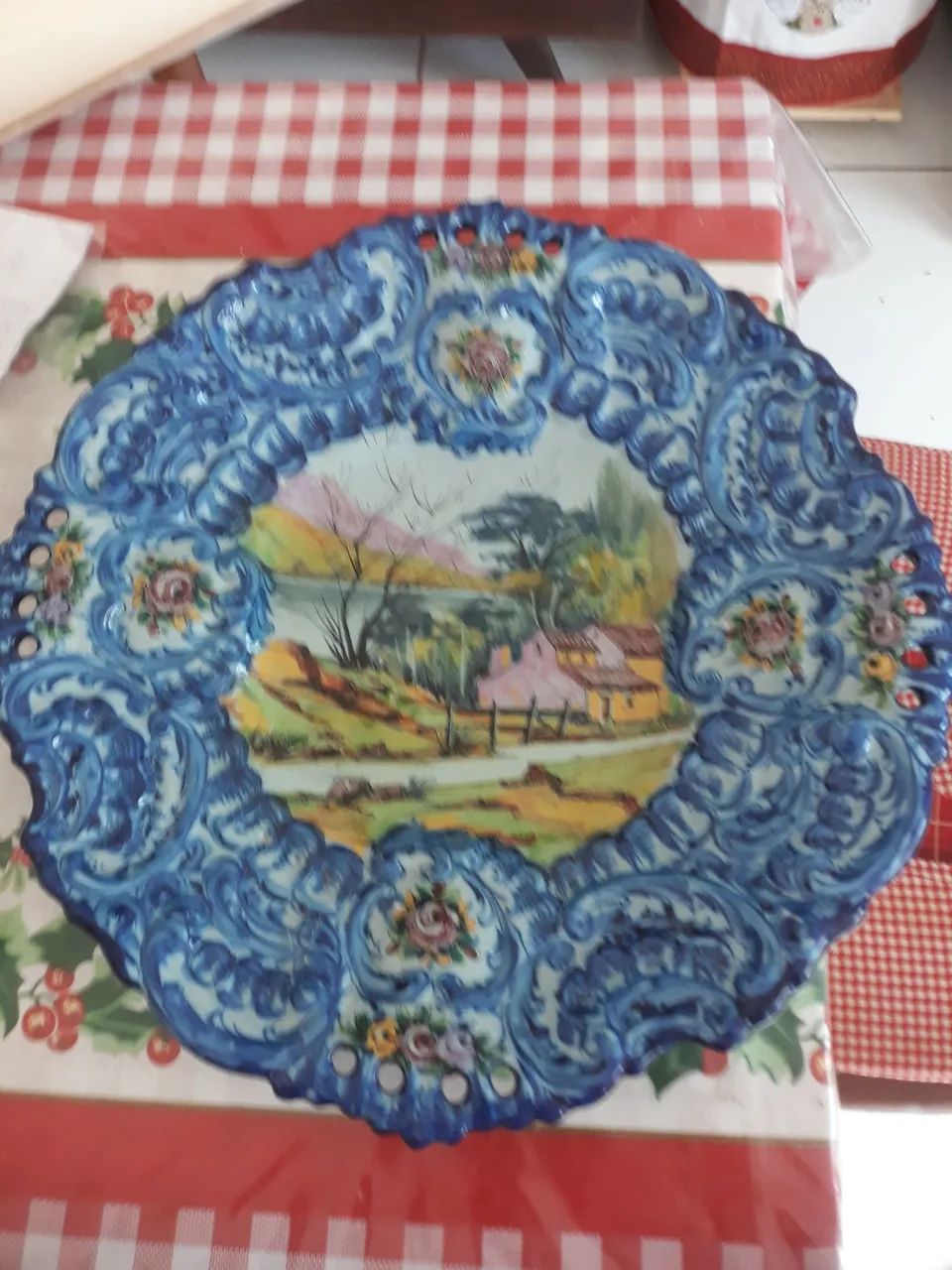 Prato português de parede pintado a mão 