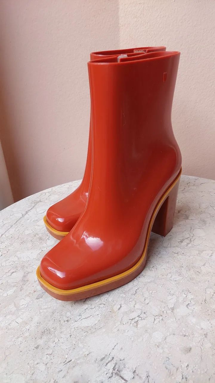 Bota Melissa Boot Salto Alto 