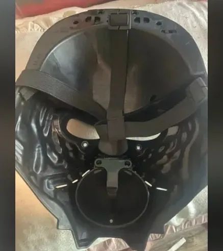 Máscara Kylo Ren com modulador de voz  - Foto 2