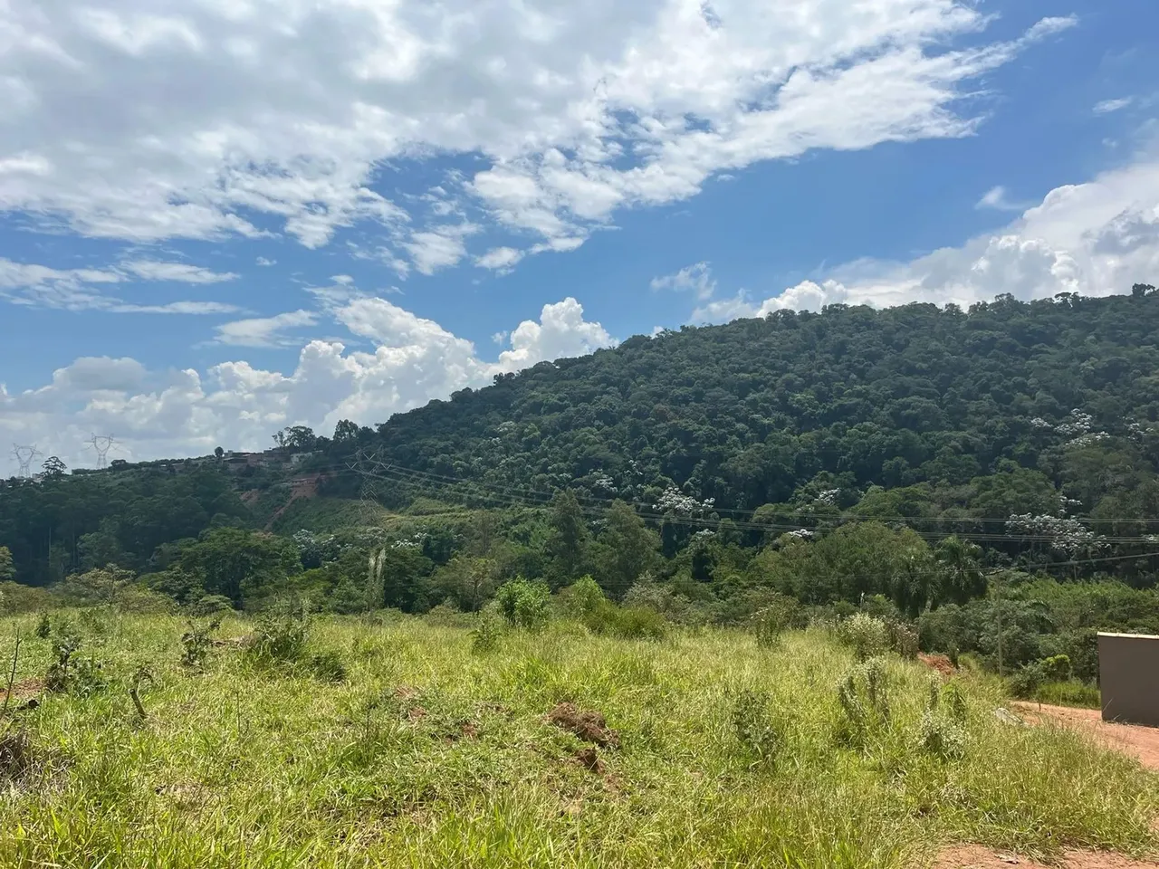 Lote de 500m² com entrada baixa