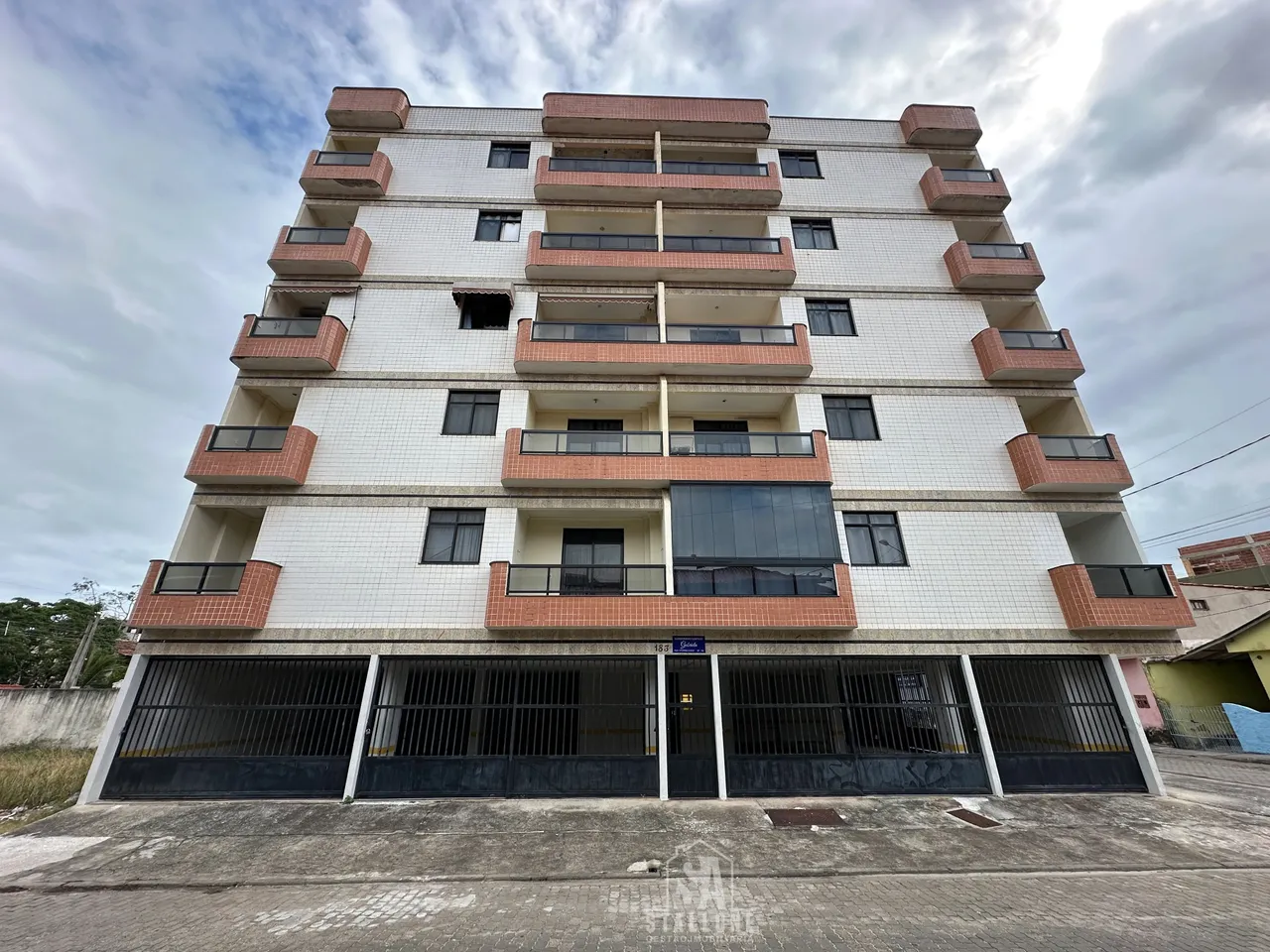 Apartamento 3 quartos, financiável, mobiliado, próximo da Praça dona Carmem em Piúma/ES